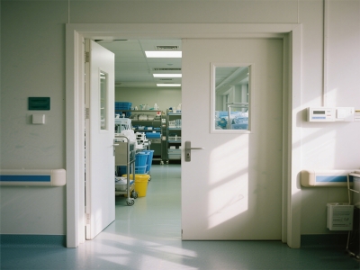 醫用病房門：守護健康的無聲衛士